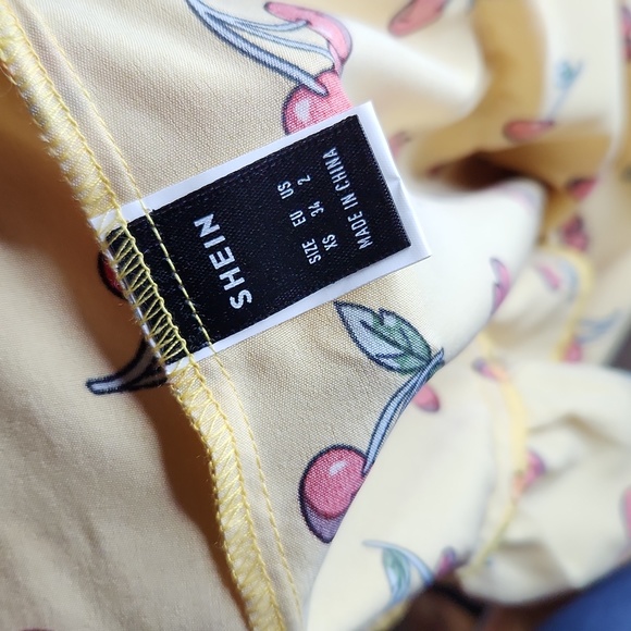 Cherry Print XS Shein High Waisted Skirt - Picture 4 of 5